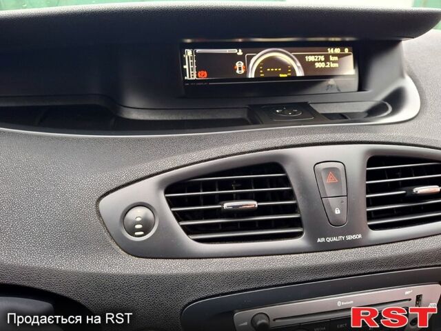 Серый Рено Сценик, объемом двигателя 1.5 л и пробегом 198 тыс. км за 8150 $, фото 6 на Automoto.ua