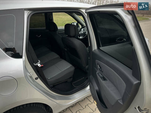 Сірий Рено Сценік, об'ємом двигуна 1.5 л та пробігом 292 тис. км за 7700 $, фото 56 на Automoto.ua
