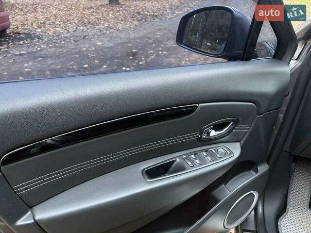 Сірий Рено Сценік, об'ємом двигуна 1.4 л та пробігом 196 тис. км за 8000 $, фото 24 на Automoto.ua