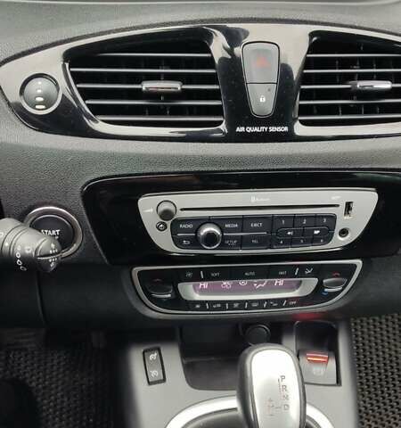 Серый Рено Сценик, объемом двигателя 1.46 л и пробегом 221 тыс. км за 7700 $, фото 8 на Automoto.ua