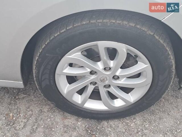 Серый Рено Сценик, объемом двигателя 1.5 л и пробегом 224 тыс. км за 8750 $, фото 10 на Automoto.ua