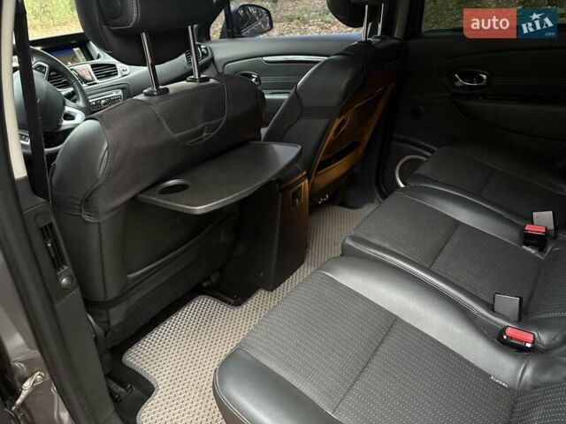 Сірий Рено Сценік, об'ємом двигуна 1.4 л та пробігом 196 тис. км за 8000 $, фото 14 на Automoto.ua