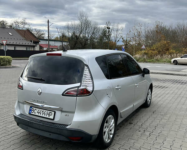 Рено Сценік 2012 у Львові на Automoto.ua Сірий Рено Сценік, об'ємом двигуна 1.46 л та пробігом 250 тис. км за 7700 $, фото 5 на Automoto.ua