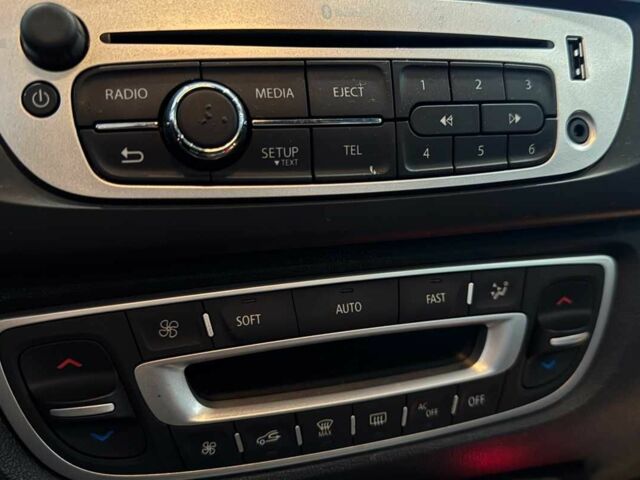 Сірий Рено Сценік, об'ємом двигуна 1.6 л та пробігом 231 тис. км за 8700 $, фото 14 на Automoto.ua