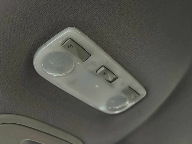 Сірий Рено Сценік, об'ємом двигуна 1.6 л та пробігом 231 тис. км за 8700 $, фото 18 на Automoto.ua