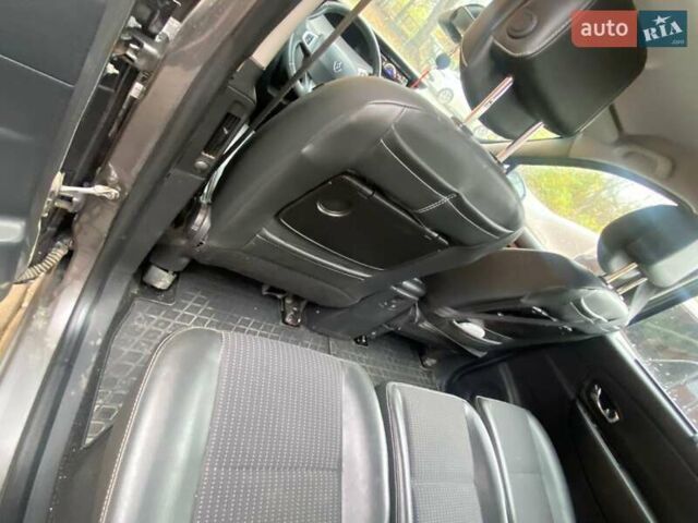 Сірий Рено Сценік, об'ємом двигуна 1.6 л та пробігом 216 тис. км за 7600 $, фото 8 на Automoto.ua
