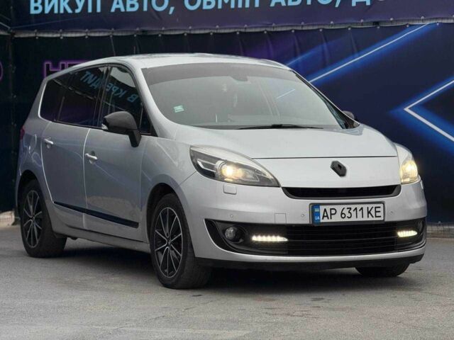 Серый Рено Сценик, объемом двигателя 1.5 л и пробегом 255 тыс. км за 7999 $, фото 2 на Automoto.ua