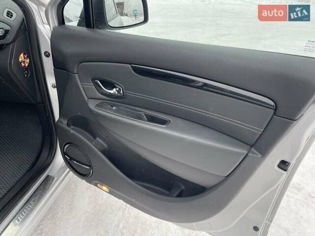 Сірий Рено Сценік, об'ємом двигуна 1.6 л та пробігом 262 тис. км за 8600 $, фото 32 на Automoto.ua