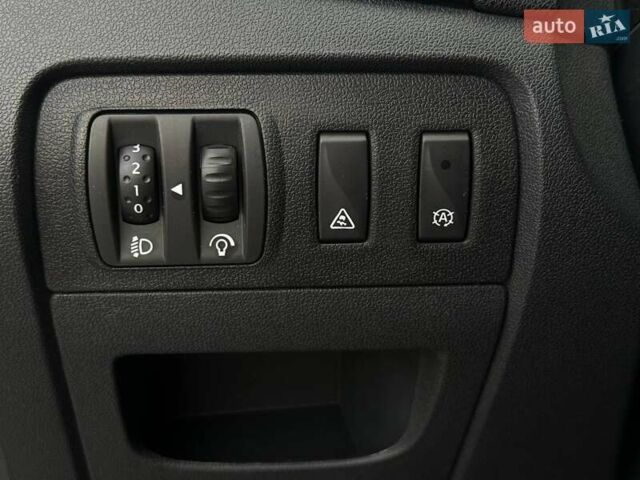 Рено Сценик 2012 в Ровно на Automoto.ua Серый Рено Сценик, объемом двигателя 1.46 л и пробегом 186 тыс. км за 8600 $, фото 29 на Automoto.ua