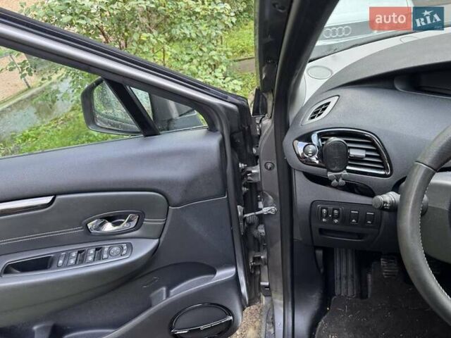 Сірий Рено Сценік, об'ємом двигуна 1.6 л та пробігом 89 тис. км за 8600 $, фото 11 на Automoto.ua