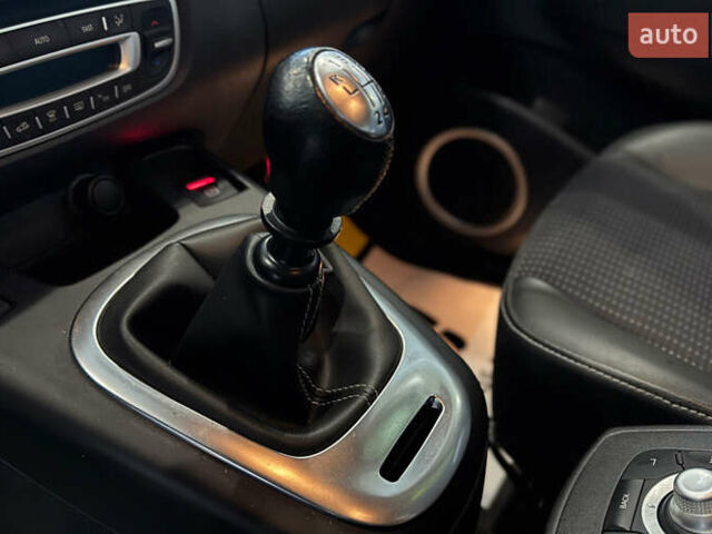 Сірий Рено Сценік, об'ємом двигуна 1.6 л та пробігом 231 тис. км за 8700 $, фото 15 на Automoto.ua