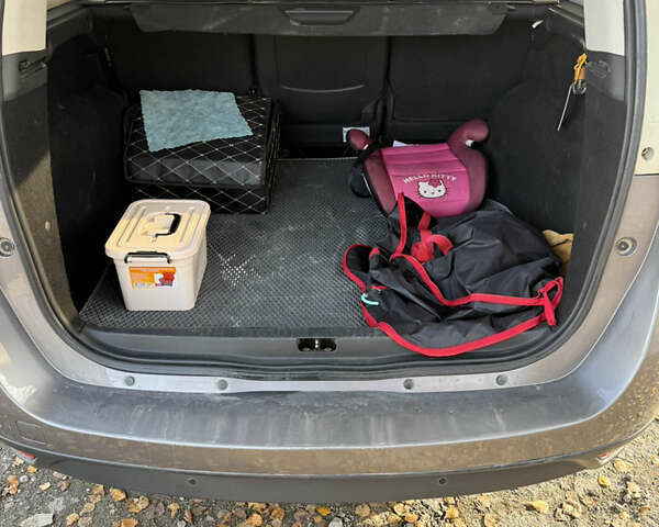 Серый Рено Сценик, объемом двигателя 1.46 л и пробегом 289 тыс. км за 7799 $, фото 8 на Automoto.ua