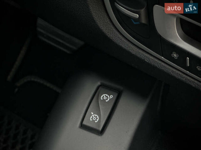 Сірий Рено Сценік, об'ємом двигуна 1.5 л та пробігом 292 тис. км за 7700 $, фото 68 на Automoto.ua