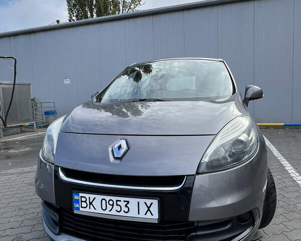 Серый Рено Сценик, объемом двигателя 1.6 л и пробегом 186 тыс. км за 7300 $, фото 27 на Automoto.ua