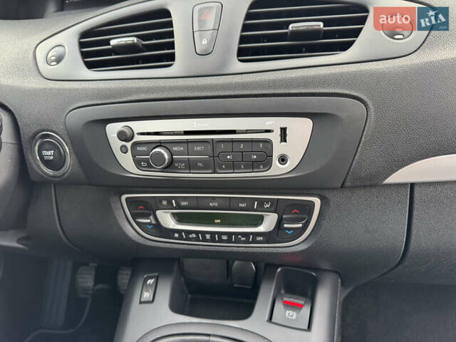 Серый Рено Сценик, объемом двигателя 1.5 л и пробегом 203 тыс. км за 9950 $, фото 35 на Automoto.ua