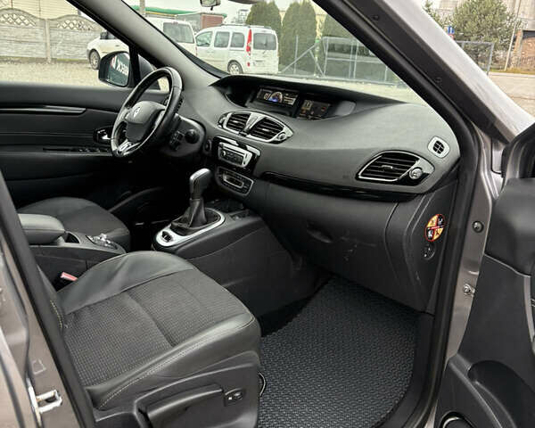 Серый Рено Сценик, объемом двигателя 1.5 л и пробегом 230 тыс. км за 8999 $, фото 23 на Automoto.ua