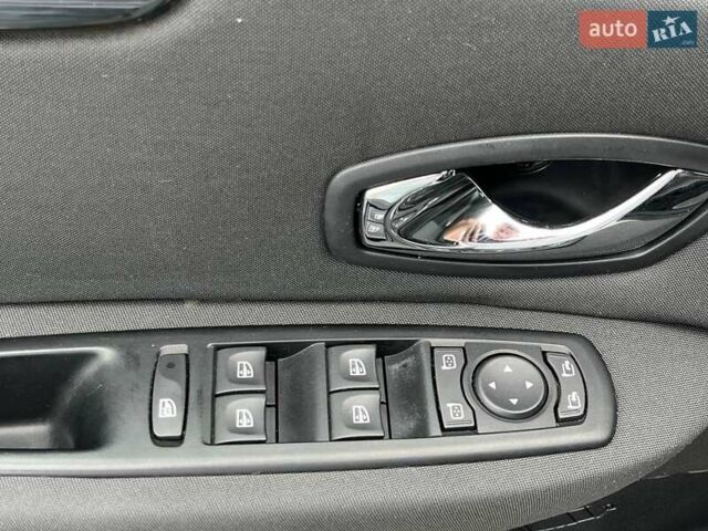 Серый Рено Сценик, объемом двигателя 1.5 л и пробегом 271 тыс. км за 8990 $, фото 37 на Automoto.ua