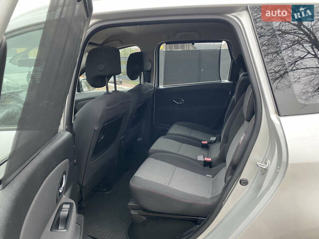 Серый Рено Сценик, объемом двигателя 1.5 л и пробегом 273 тыс. км за 7699 $, фото 21 на Automoto.ua