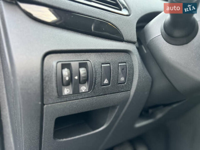 Серый Рено Сценик, объемом двигателя 1.5 л и пробегом 178 тыс. км за 10200 $, фото 29 на Automoto.ua