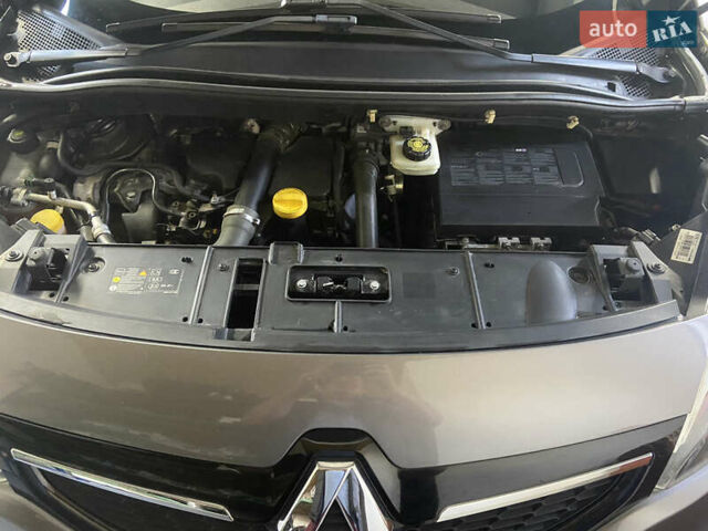 Серый Рено Сценик, объемом двигателя 1.5 л и пробегом 260 тыс. км за 11250 $, фото 17 на Automoto.ua