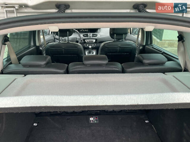 Серый Рено Сценик, объемом двигателя 1.46 л и пробегом 230 тыс. км за 9000 $, фото 22 на Automoto.ua