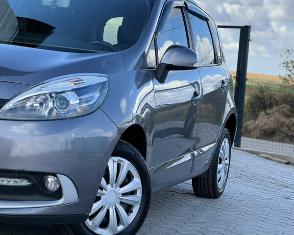 Серый Рено Сценик, объемом двигателя 1.5 л и пробегом 220 тыс. км за 7900 $, фото 5 на Automoto.ua