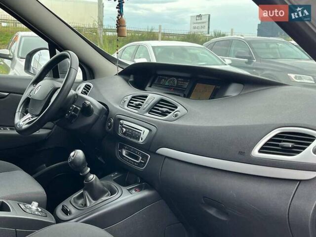 Серый Рено Сценик, объемом двигателя 1.5 л и пробегом 271 тыс. км за 8990 $, фото 15 на Automoto.ua