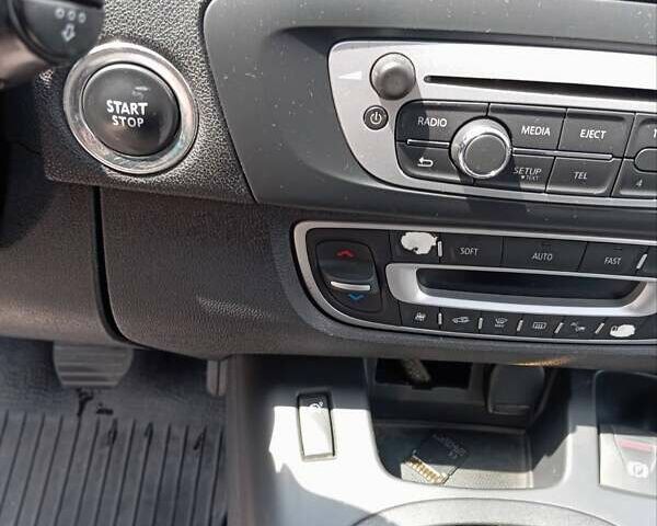 Сірий Рено Сценік, об'ємом двигуна 1.46 л та пробігом 175 тис. км за 8799 $, фото 26 на Automoto.ua