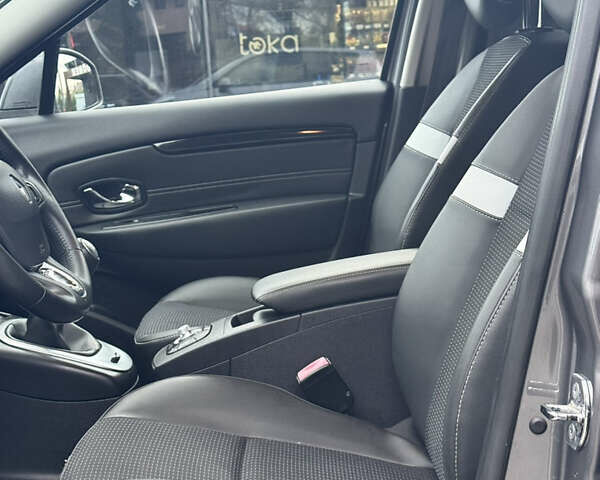 Серый Рено Сценик, объемом двигателя 1.5 л и пробегом 178 тыс. км за 10200 $, фото 44 на Automoto.ua