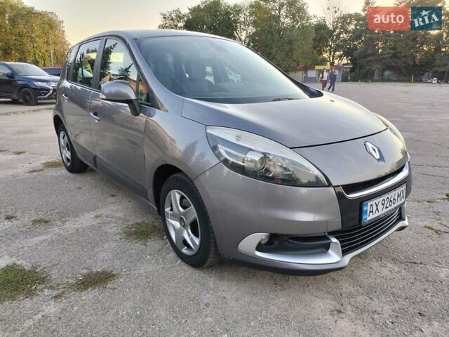 Сірий Рено Сценік, об'ємом двигуна 1.5 л та пробігом 235 тис. км за 8000 $, фото 2 на Automoto.ua