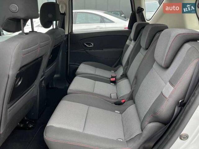 Серый Рено Сценик, объемом двигателя 1.5 л и пробегом 271 тыс. км за 8990 $, фото 25 на Automoto.ua