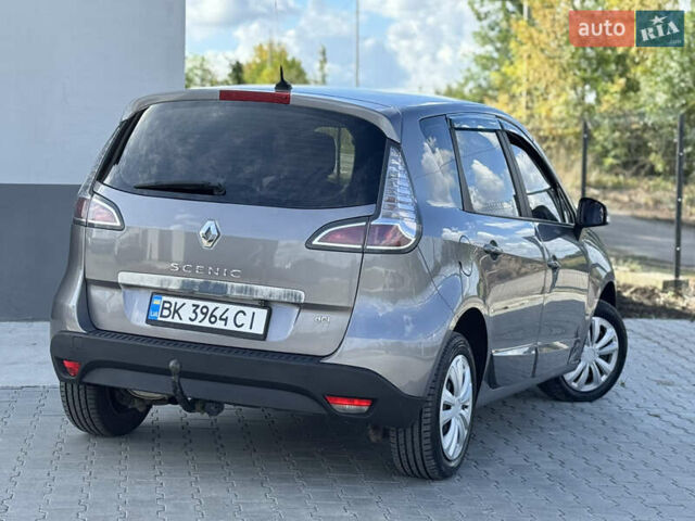 Серый Рено Сценик, объемом двигателя 1.5 л и пробегом 220 тыс. км за 7900 $, фото 14 на Automoto.ua