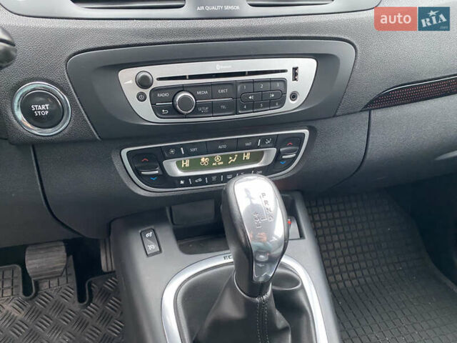 Серый Рено Сценик, объемом двигателя 1.5 л и пробегом 273 тыс. км за 7699 $, фото 17 на Automoto.ua