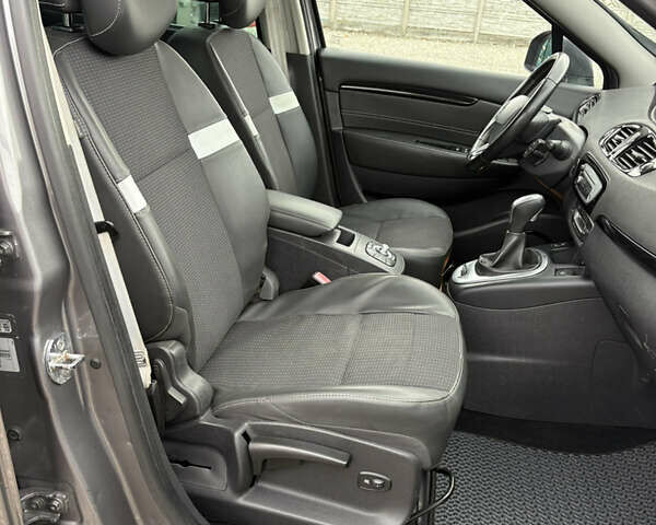 Серый Рено Сценик, объемом двигателя 1.5 л и пробегом 230 тыс. км за 8999 $, фото 24 на Automoto.ua