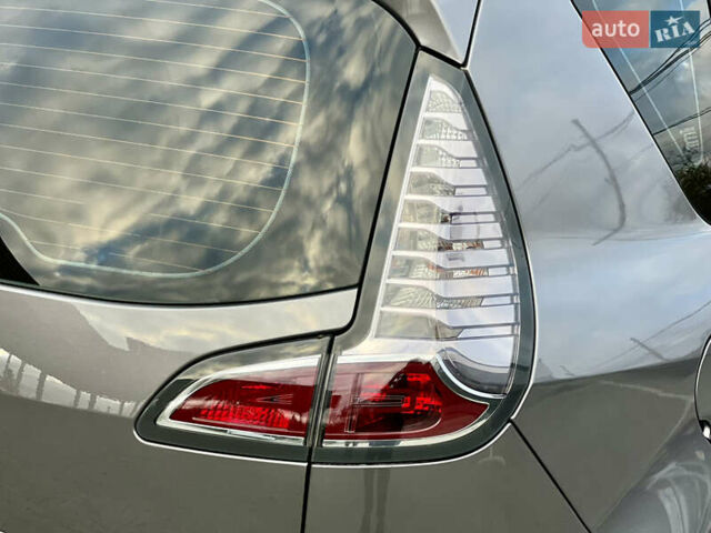 Серый Рено Сценик, объемом двигателя 1.5 л и пробегом 178 тыс. км за 10200 $, фото 25 на Automoto.ua