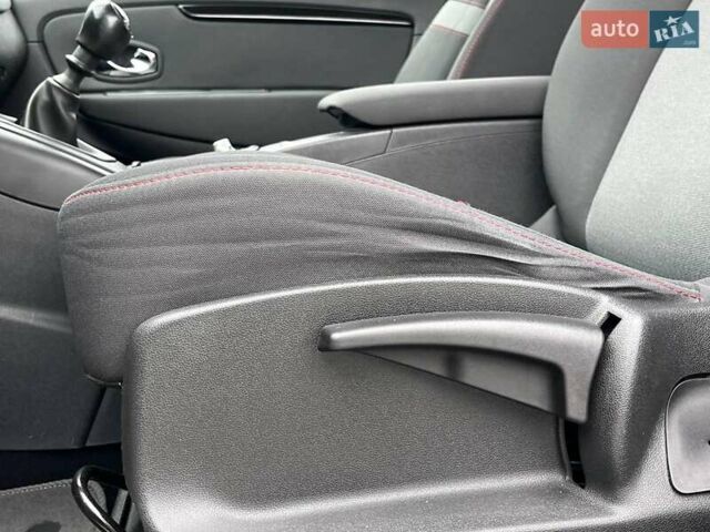 Серый Рено Сценик, объемом двигателя 1.5 л и пробегом 271 тыс. км за 8990 $, фото 39 на Automoto.ua