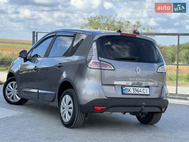 Серый Рено Сценик, объемом двигателя 1.5 л и пробегом 220 тыс. км за 7900 $, фото 11 на Automoto.ua