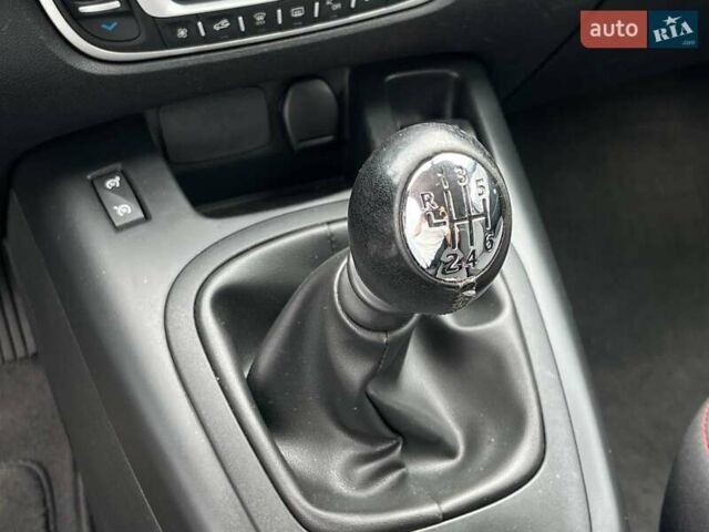 Серый Рено Сценик, объемом двигателя 1.5 л и пробегом 271 тыс. км за 8990 $, фото 28 на Automoto.ua