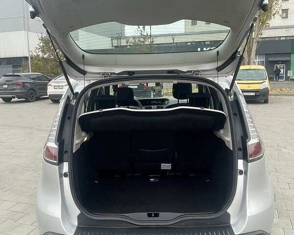 Серый Рено Сценик, объемом двигателя 1.46 л и пробегом 249 тыс. км за 7650 $, фото 11 на Automoto.ua