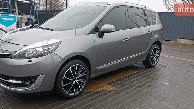 Серый Рено Сценик, объемом двигателя 1.46 л и пробегом 369 тыс. км за 10000 $, фото 2 на Automoto.ua