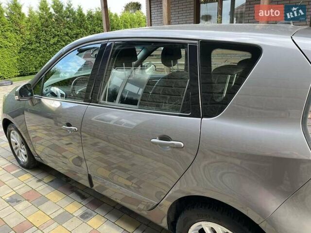 Серый Рено Сценик, объемом двигателя 1.5 л и пробегом 187 тыс. км за 8600 $, фото 5 на Automoto.ua