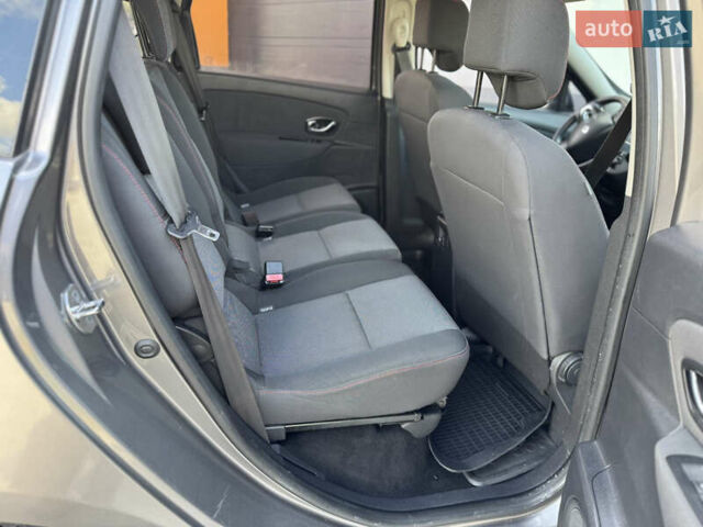 Серый Рено Сценик, объемом двигателя 1.5 л и пробегом 220 тыс. км за 7900 $, фото 24 на Automoto.ua