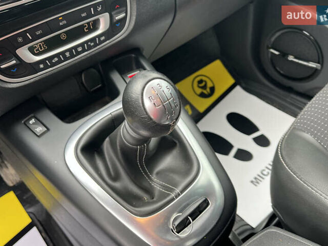 Сірий Рено Сценік, об'ємом двигуна 1.2 л та пробігом 157 тис. км за 8400 $, фото 13 на Automoto.ua