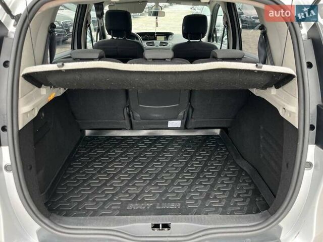 Серый Рено Сценик, объемом двигателя 1.5 л и пробегом 271 тыс. км за 8990 $, фото 18 на Automoto.ua