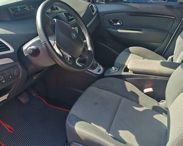 Серый Рено Сценик, объемом двигателя 1.46 л и пробегом 124 тыс. км за 10500 $, фото 6 на Automoto.ua