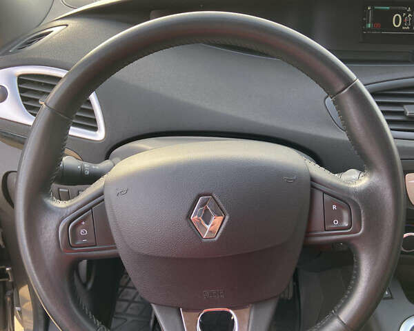 Сірий Рено Сценік, об'ємом двигуна 1.46 л та пробігом 155 тис. км за 8900 $, фото 7 на Automoto.ua