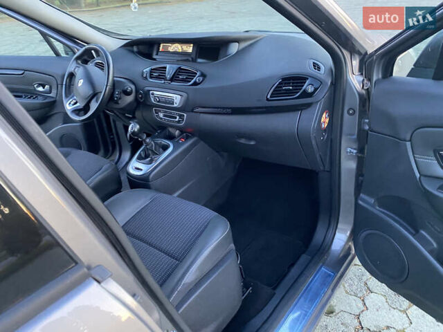 Серый Рено Сценик, объемом двигателя 1.46 л и пробегом 195 тыс. км за 8999 $, фото 31 на Automoto.ua