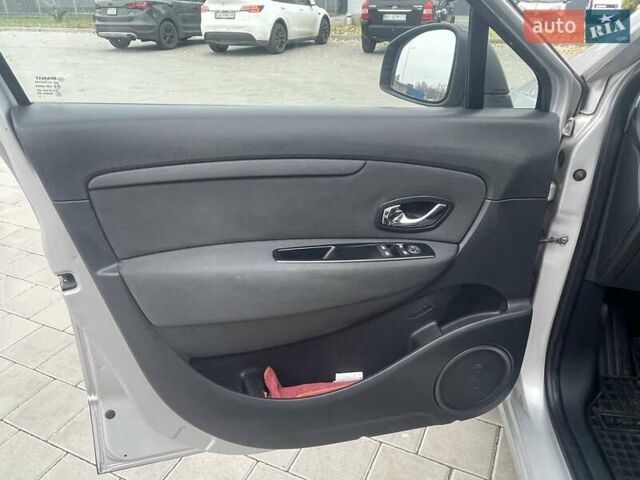 Серый Рено Сценик, объемом двигателя 1.46 л и пробегом 249 тыс. км за 7650 $, фото 13 на Automoto.ua