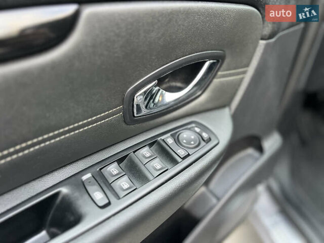 Серый Рено Сценик, объемом двигателя 1.5 л и пробегом 178 тыс. км за 10200 $, фото 30 на Automoto.ua