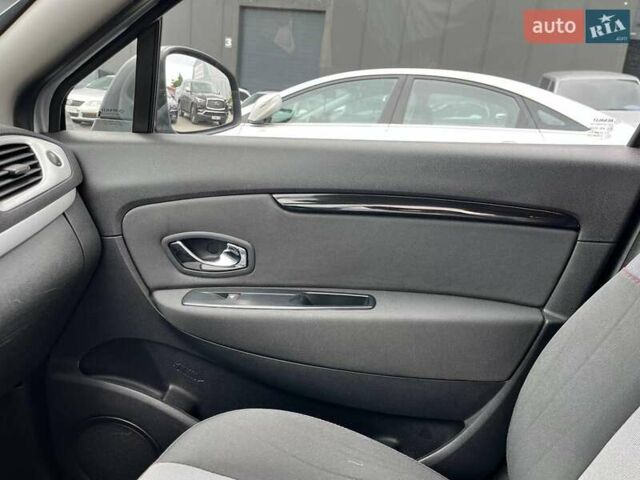 Серый Рено Сценик, объемом двигателя 1.5 л и пробегом 271 тыс. км за 8990 $, фото 26 на Automoto.ua